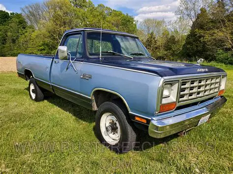 1983 Dodge W250 photo