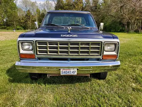 1983 Dodge W250 photo