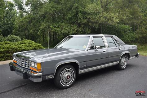 1983 Ford Crown victoria engine