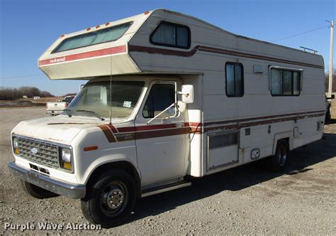 1983 Ford E-350 engine