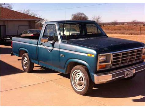 1983 Ford F100 photo