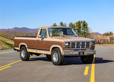 1983 Ford F250 engine