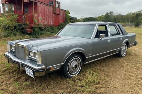 1983 Lincoln Town car