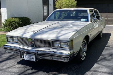 1983 Oldsmobile 98 photo