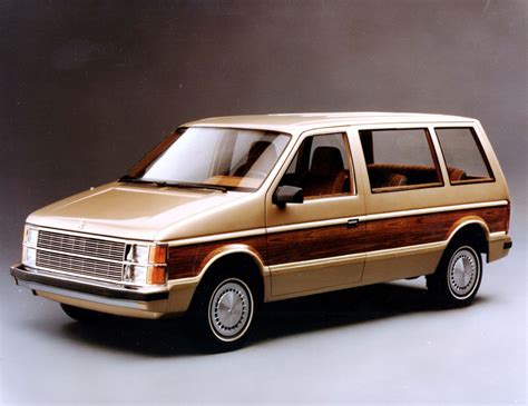 1983 Plymouth Voyager photo