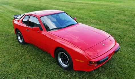 1983 Porsche 944 photo