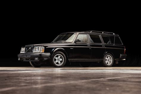 1983 Volvo 240 photo