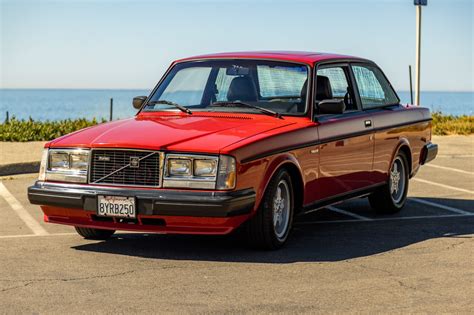 1983 Volvo 242 photo