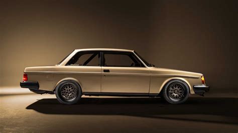 1983 Volvo 242 photo