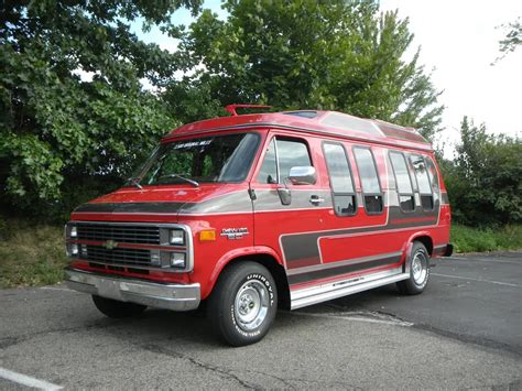 1984 Chevrolet Chevy van photo