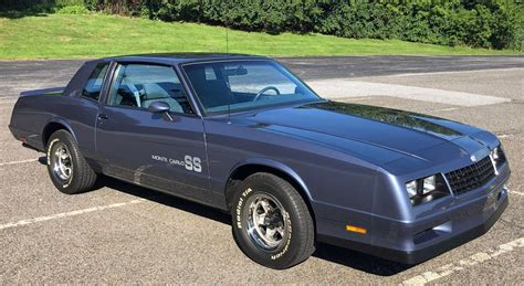 1984 Chevrolet Monte carlo photo