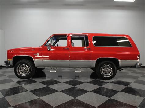 1984 Chevrolet Suburban photo