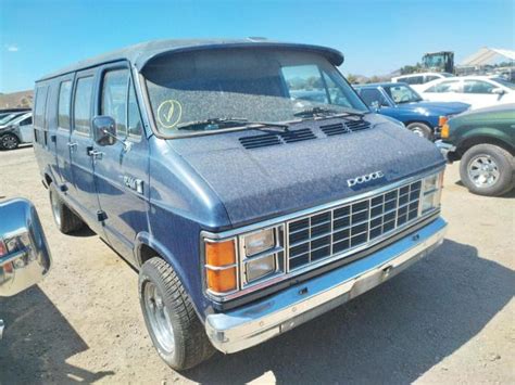 1984 Dodge B150 photo