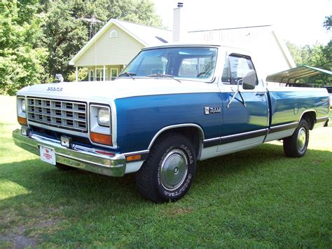 1984 Dodge D150 photo