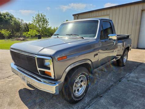 1984 Ford 700d photo