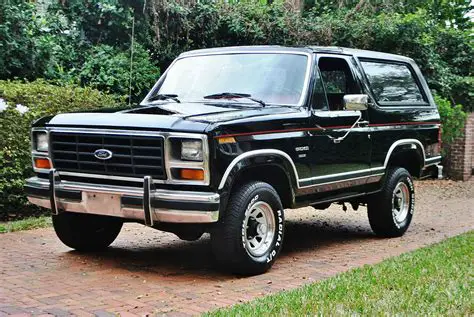 1984 Ford Bronco photo