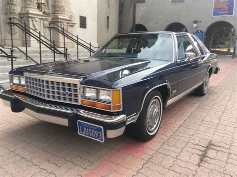 1984 Ford Crown victoria photo