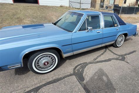 1984 Ford Crown victoria photo