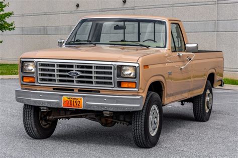 1984 Ford F250 engine