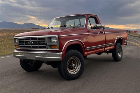 1984 Ford F250 photo