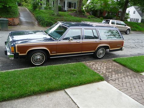 1984 Ford Squire photo