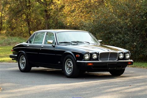 1984 Jaguar Vanden plas photo