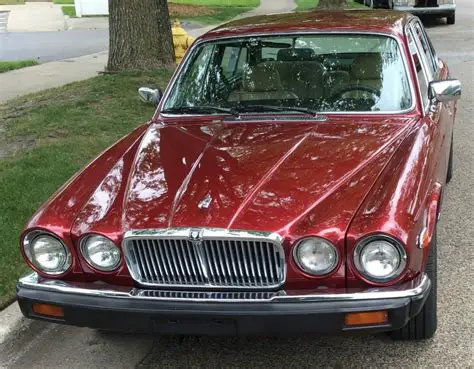 1984 Jaguar Xj photo