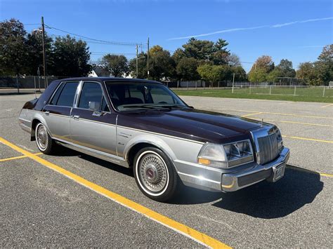 1984 Lincoln Continental photo