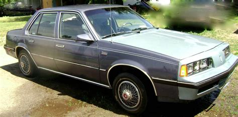 1984 Oldsmobile Firenza photo