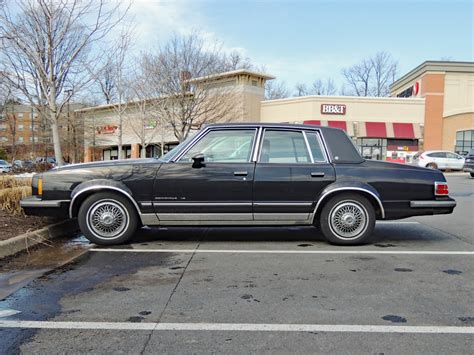 1984 Pontiac Bonneville photo