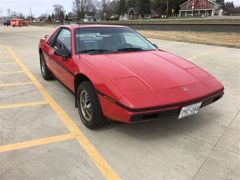 1984 Pontiac Fiero photo