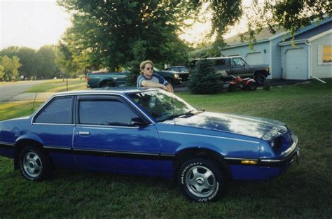 1984 Pontiac Sunbird photo