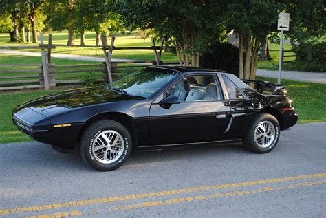 1984 Pontiac Sunbird photo