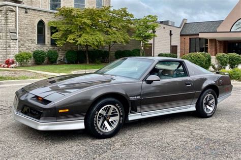 1984 Pontiac Trans sport photo