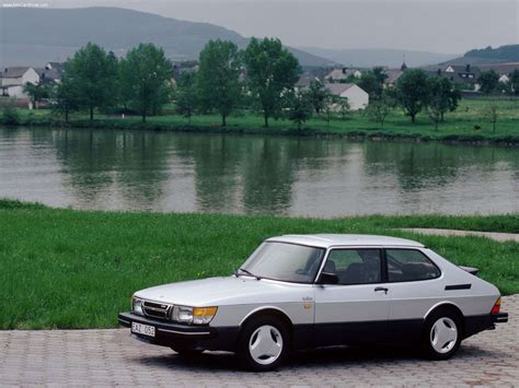 1984 Saab 900 photo