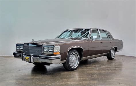 1985 Cadillac Fleetwood engine