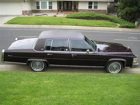 1985 Cadillac Fleetwood photo