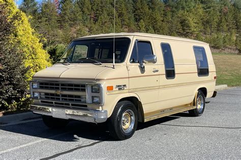 1985 Chevrolet Chevy van engine