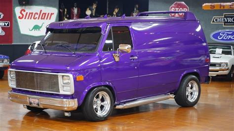 1985 Chevrolet Chevy van photo