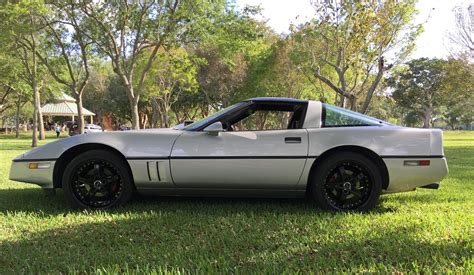 1985 Chevrolet Corvette photo