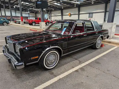 1985 Chrysler Fifth avenue