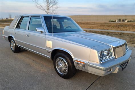 1985 Chrysler New yorker photo