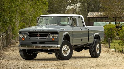 1985 Dodge D200 engine