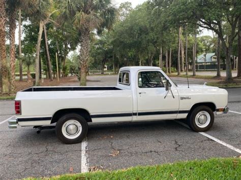 1985 Dodge D200 photo