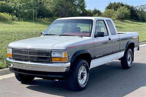 1985 Dodge Dakota photo