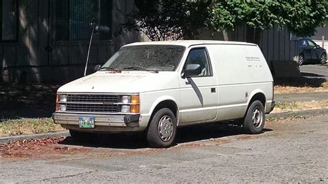 1985 Dodge Mini ram van photo