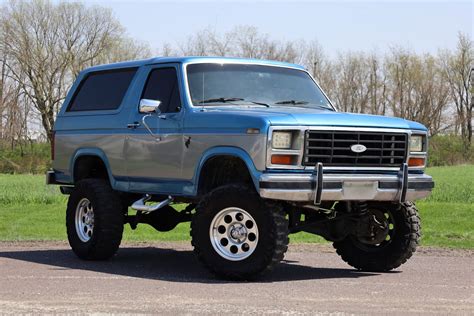 1985 Ford Bronco engine