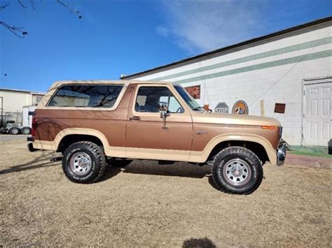 1985 Ford Bronco photo