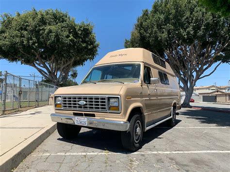 1985 Ford E-350 engine