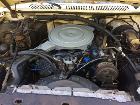 1985 Ford E250 engine